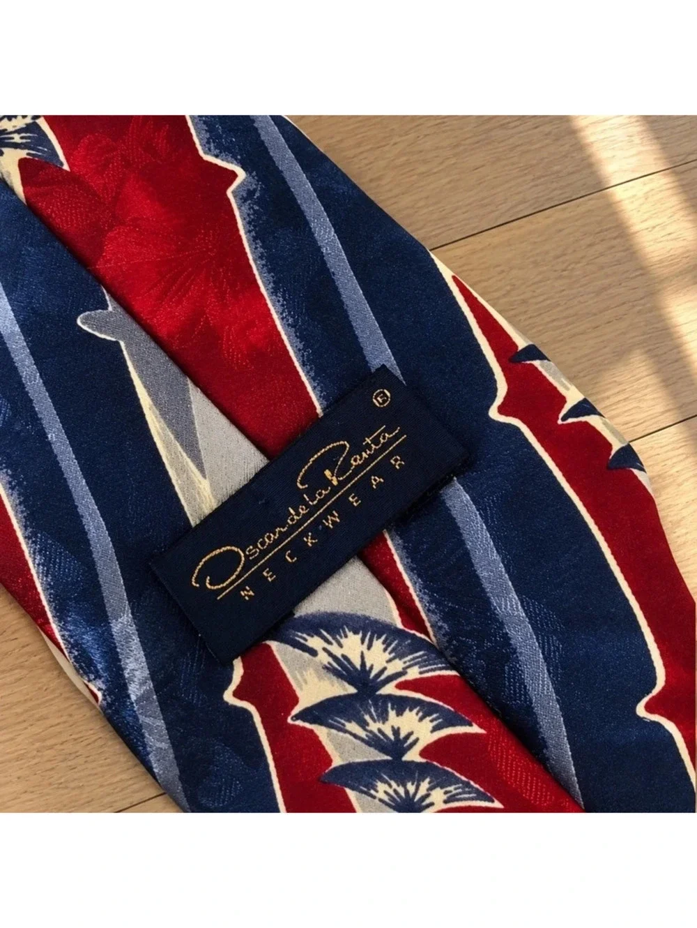 Oscar de la Renta 100% Silk Tie Red Blue Gray Abstract Geometric Necktie
